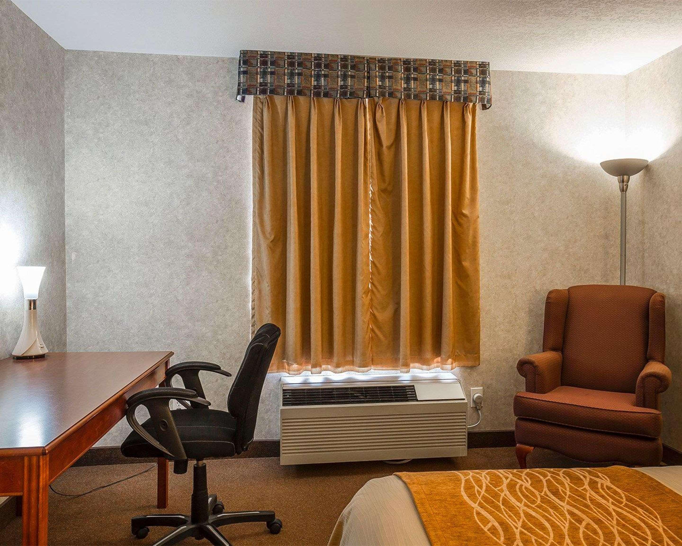 Comfort Inn Lethbridge Exteriör bild